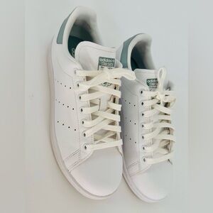 Adidas Stan Smith Women's Tennis Shoes Size 9US Light Blue & Pink Sneakers